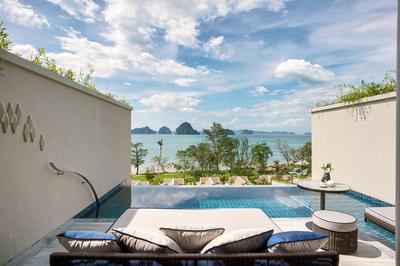 Premium Ocean Pool Suite