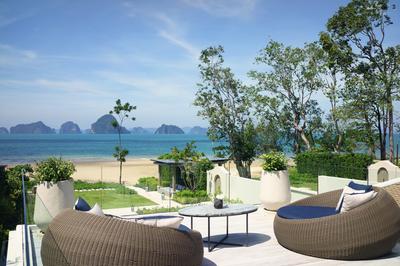 Presidential Beachfront Pool Villa