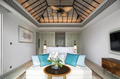 Deluxe Pool Suite