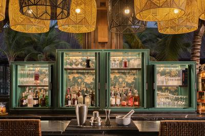 Lanai Bar