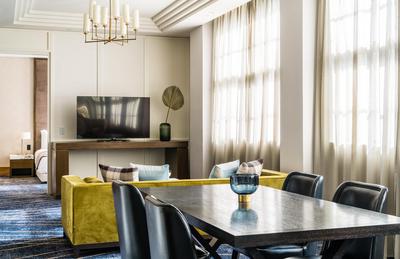 1 Bedroom and Living Area High Floor