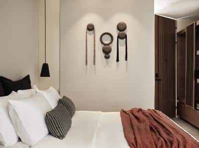 1 King Bed Seaview
