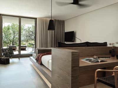 1 King Bed with Private Pool