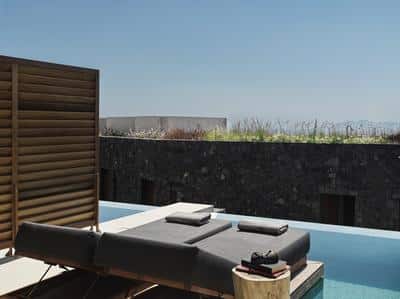 1 King Bed with Private Pool
