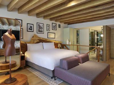 Eve Suite