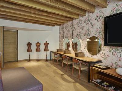 Eve Suite