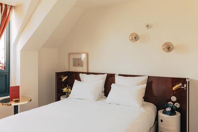 Superior Room Riviera Eiffel View