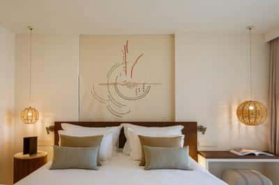 1 King Bed
