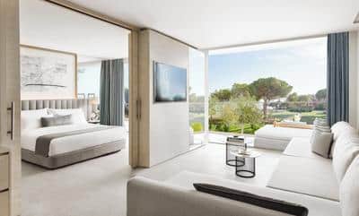 One Bedroom Suite Side Sea View