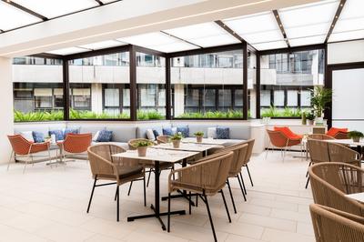 Longitude 12 Bistrot & Jardin