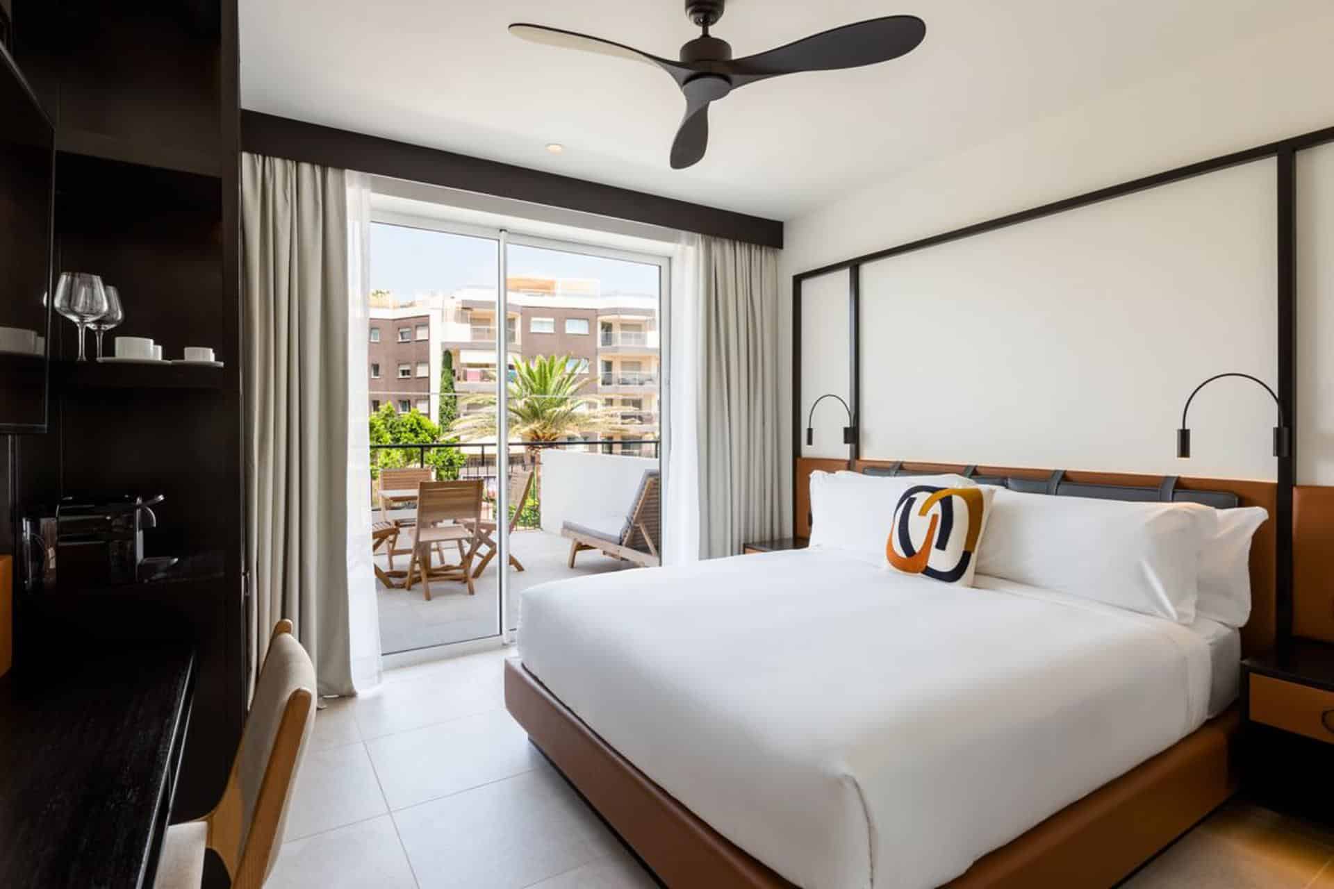 Terrace Rio, Guest Room, 1 King, Mountain View, Low Floor, Balcony