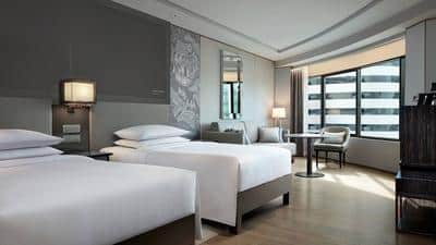 Executive Lounge Access, Guest Room, 2 Twin, City View, Corner Room