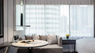 Executive Lounge Access, Guest Room, 1 King, City View, Corner Room