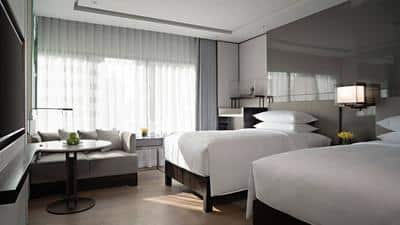Guest Room, 2 Twin, City View