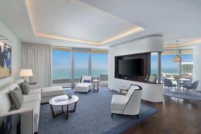King One Bedroom Corner Residence With Sea View