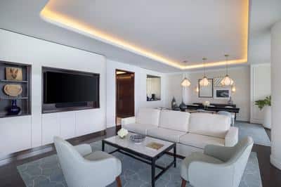 One Bedroom Corner Suite With Sea View