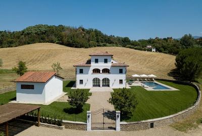 Viesca Toscana image