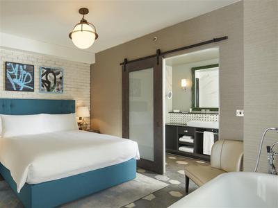Deluxe One Bedroom Suite