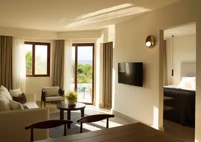 Ocean One Bedroom Suite Swim-Up