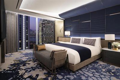 Fairmont P-Suite_Bedroom_Night View