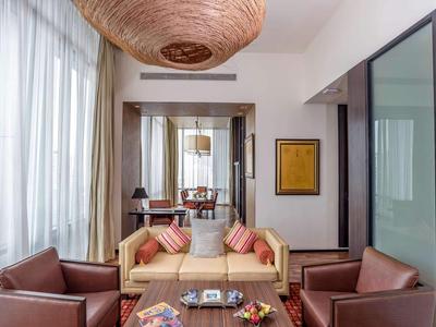 Vie Penthouse Suite 2, Piano Club Privilege