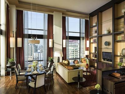 Grand Duplex Suite, Piano Club Privilege