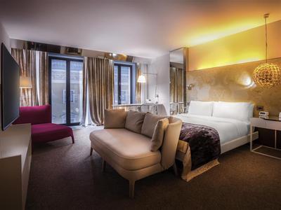 Guest room
