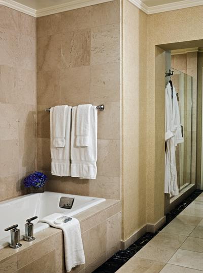 Huntington Suite - Bathroom