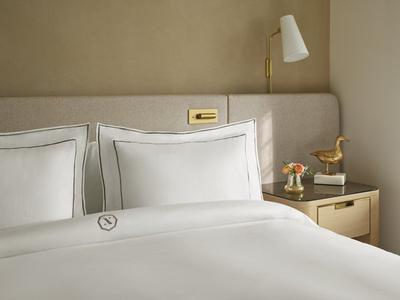 The Newbury Boston Bed