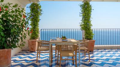 Deluxe Suite with Terrace