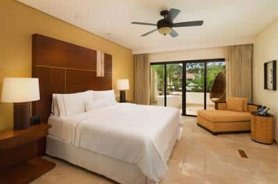 Royal Beach Club - King Bedroom