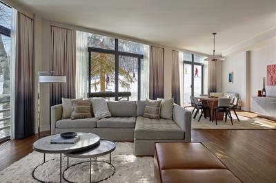 Mountain Front Suite Living Room
