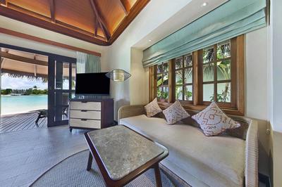 Beachfront Cottage, Living area