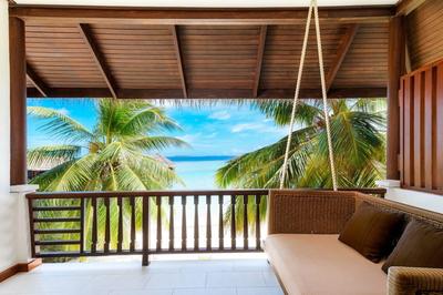 Deluxe Room, 1 King, Beach View