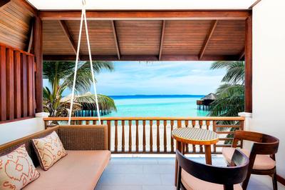 Deluxe Guest Room Beachfront Balcony