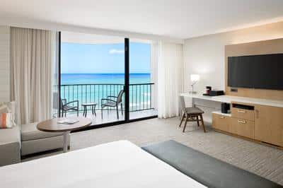 King Guest Room - Ocean Front