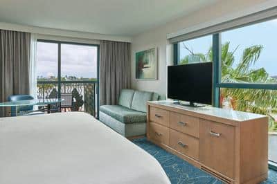 King Guest Room - Balcony