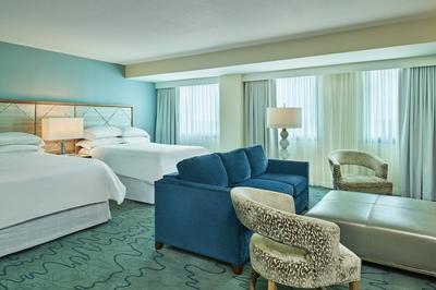 Double/Double Deluxe Alcove Guest Room