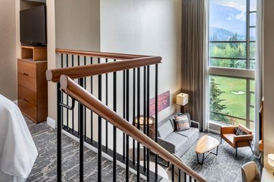 Deluxe Loft Suite
