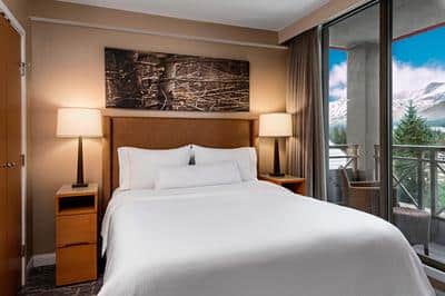 Queen Guestroom with Balcony