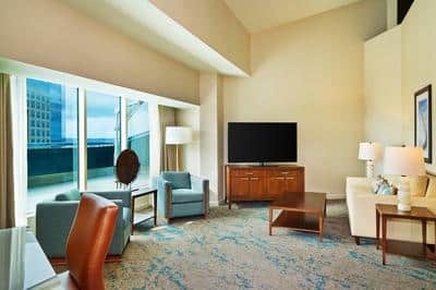 Bi-Level Suite