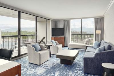 Lanai Suite - Parlour