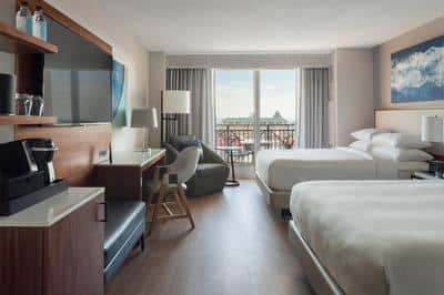 Queen/Queen Guest Room with Balcony