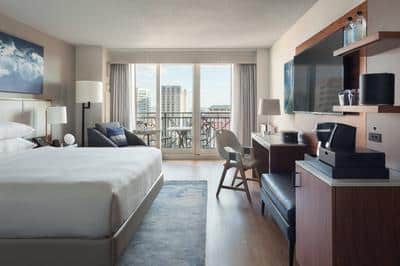 King Stay Well Guest Room with Balcony