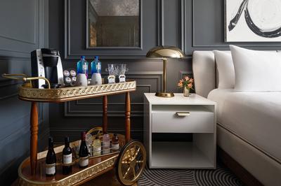 King Premium Guest Room