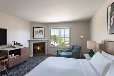 Lodge King Guest Room