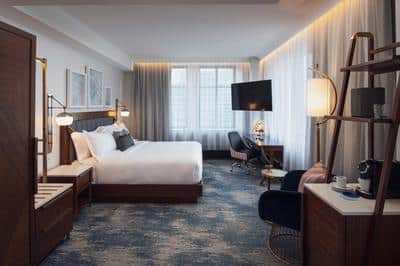 Corner King Guest Room