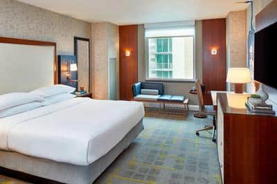 King Guest Room - City View