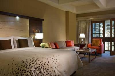 King Atrium View Guest Room