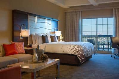 King SeaWorld View Guest Room with Balcony